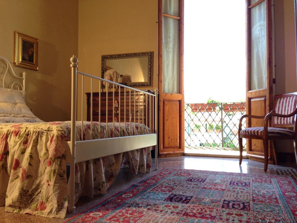 Cosetta Guest House Чертальдо Номер фото