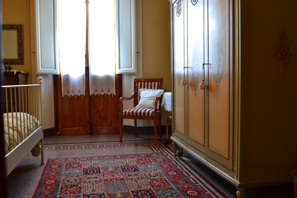 Cosetta Guest House Чертальдо Номер фото